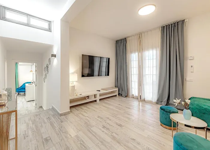 Deluxe Perla Del Sur * أذيخي